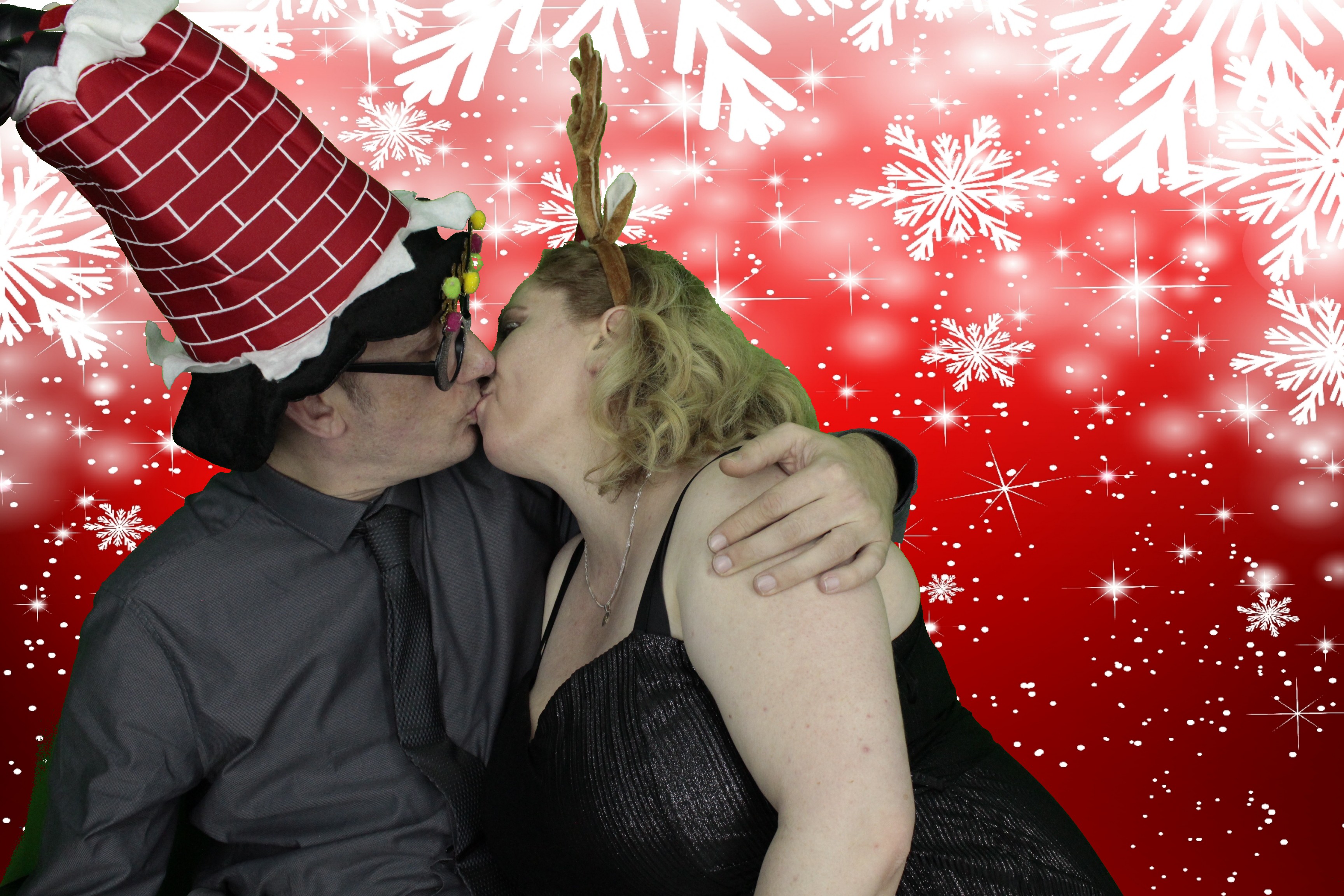 Silvermere Christmas Party | View more photos from the event at gallery.myphotoboothexperience.co.uk/u/MyPhotoBoothExperienceLtd/Silvermere-Christmas-Party-3